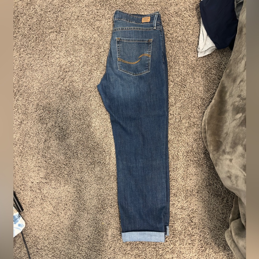 Signature Jeans